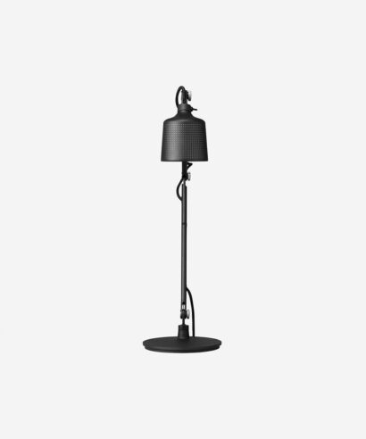 03 2 Vipp Desk Lamp 2