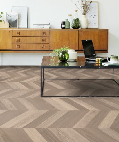 Πλαστικό Δάπεδο Tarkett ICONIK 260 Chevron Style SMOKED 27123132 - ICONIC SMOKED scaled 1