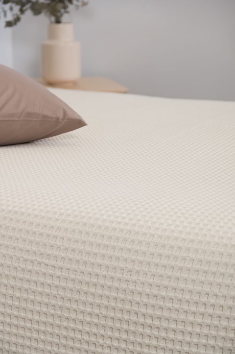 Κουβέρτα ΠΙΚΕ NAF NAF Cotton Waffle Pique Cream
