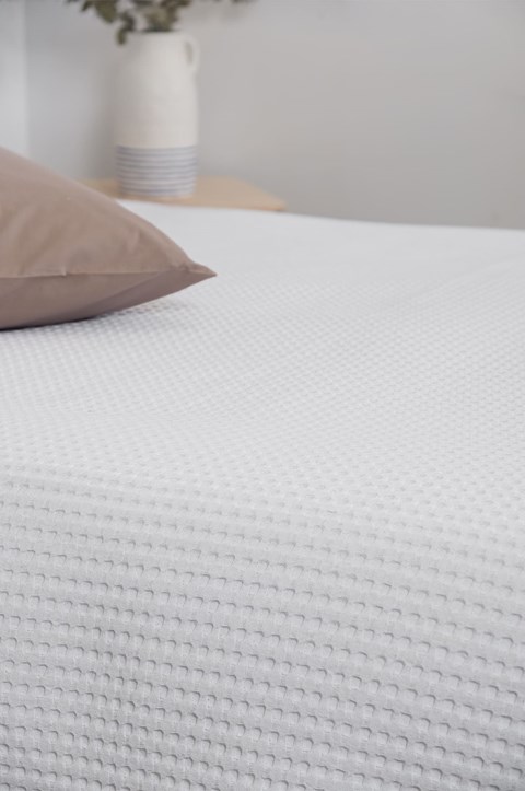 Κουβέρτα ΠΙΚΕ NAF NAF Cotton Waffle Pique White