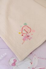 Naf Naf Little Fairies 303 - Pink Cream βρεφική πικέ κουβέρτα - Image 3