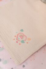 Naf Naf Little Hearts 302 - Pink βρεφική πικέ κουβέρτα - Image 3